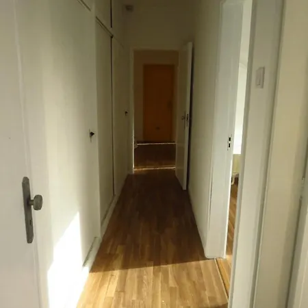 Savana House בית הארחה *